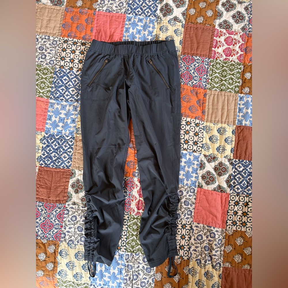 Athleta cinch bottom grey pants size 0